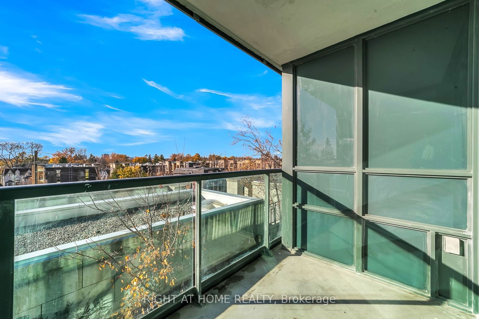 15 greenview Ave, unit 408 for sale