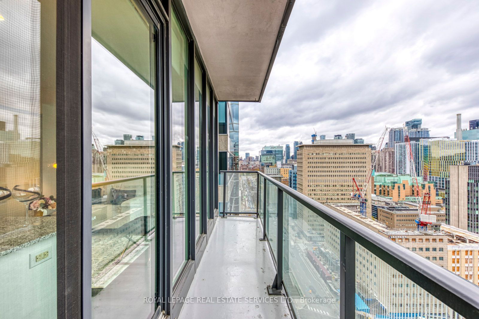 426 University Ave, unit 2310 for sale