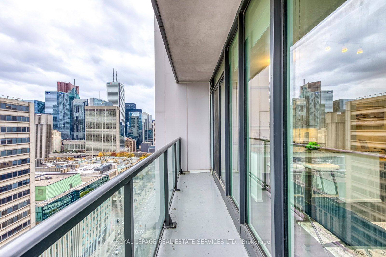 426 University Ave, unit 2310 for sale