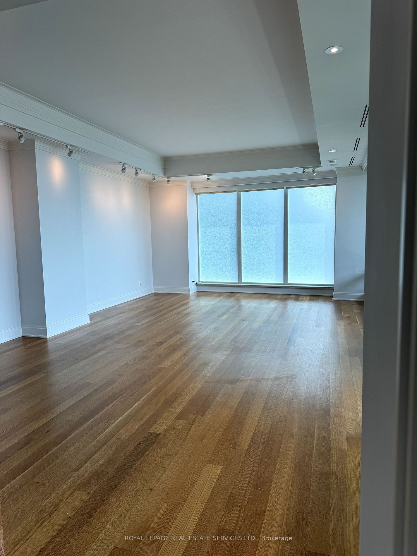 206 Bloor St W, unit 902 for sale