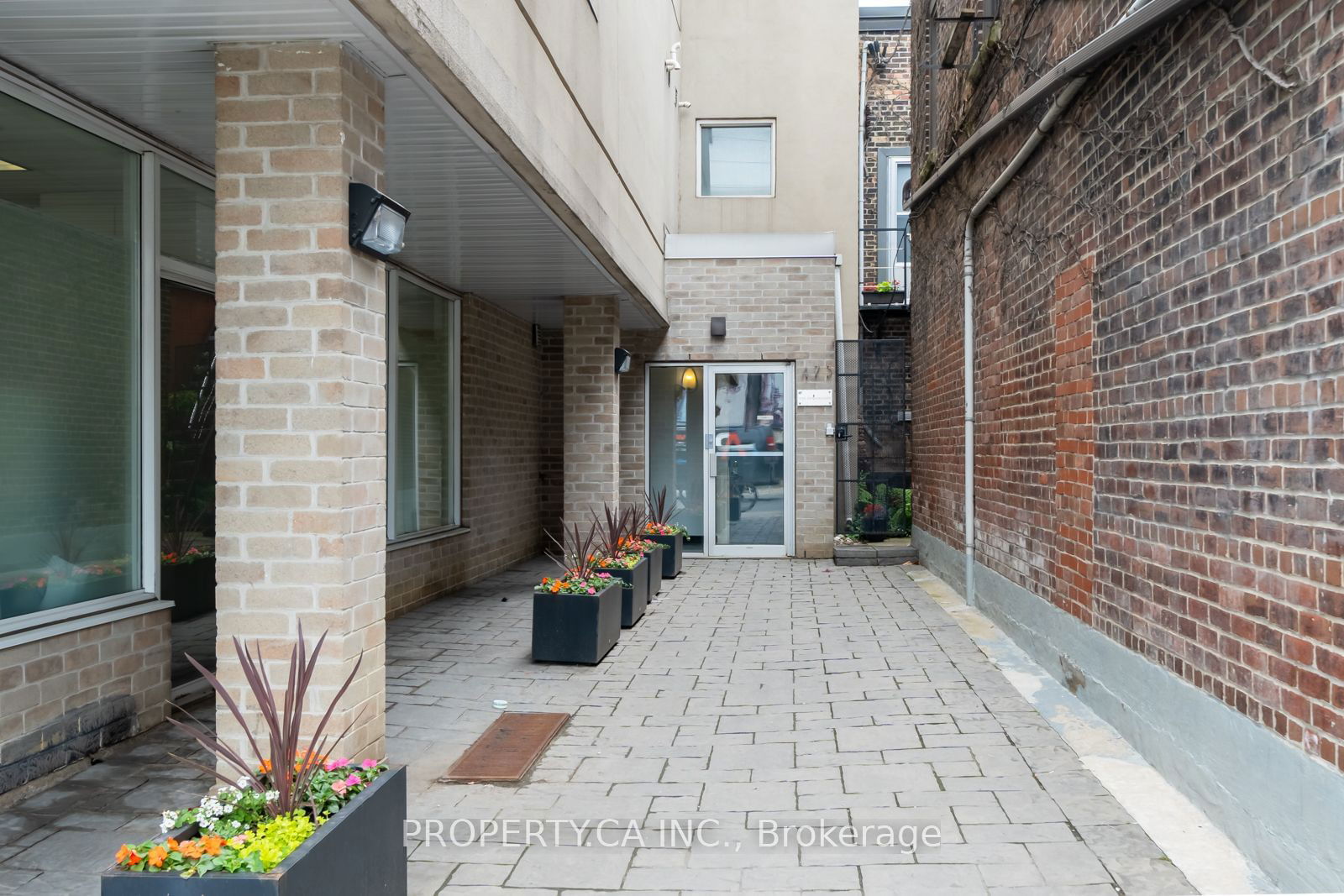 473 Dupont St, unit 3 for sale