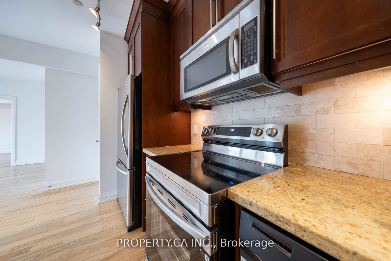 473 Dupont St, unit 3 for sale