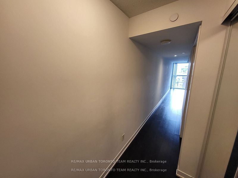 87 Peter St, unit 1109 for rent