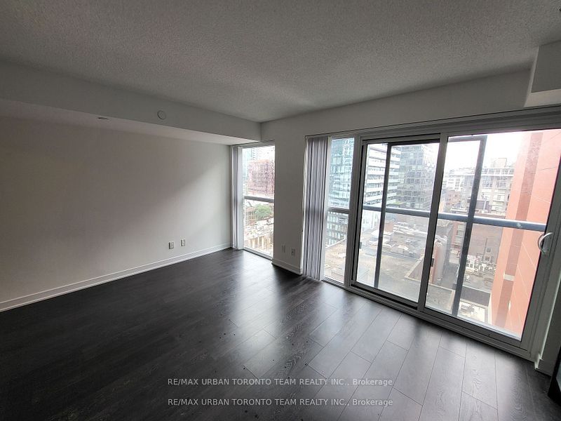 87 Peter St, unit 1109 for rent