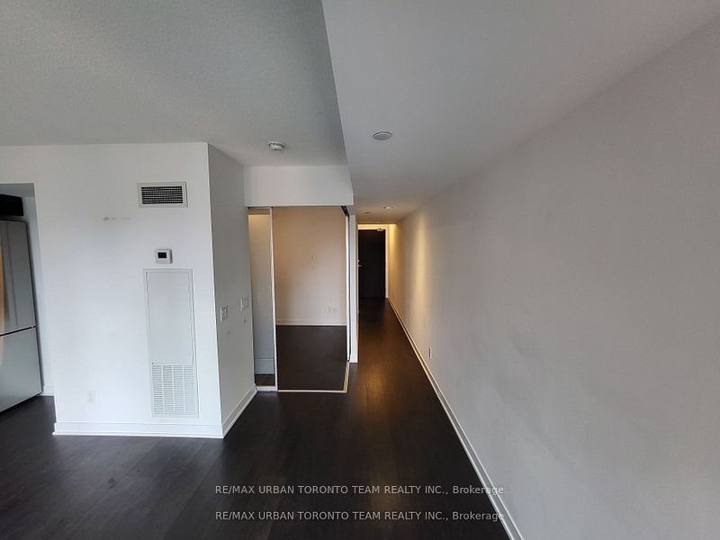 87 Peter St, unit 1109 for rent