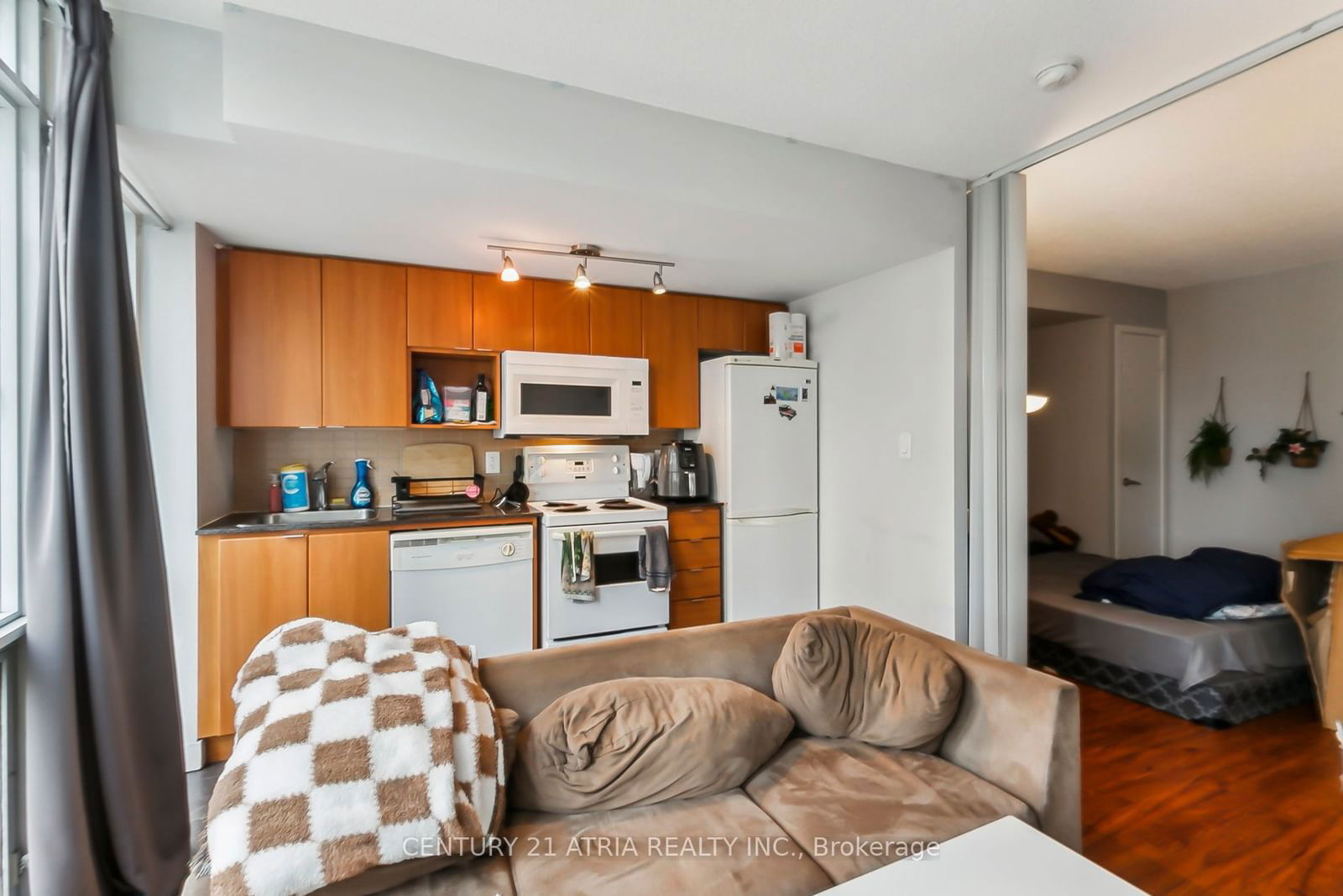 11 Brunel Crt, unit 1009 for rent