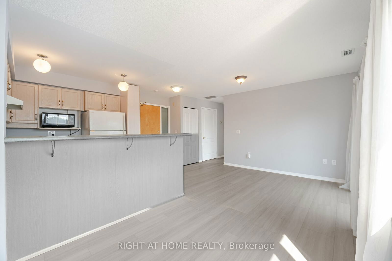 1387 Bayview Ave, unit 306 for sale