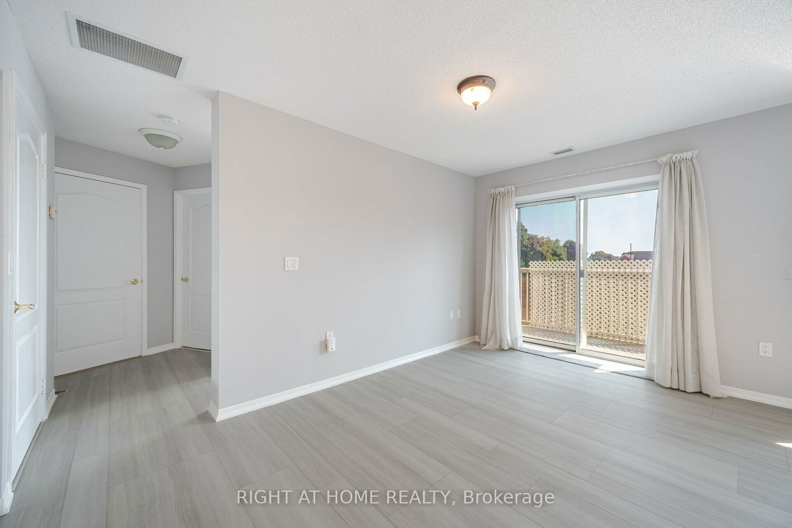 1387 Bayview Ave, unit 306 for sale