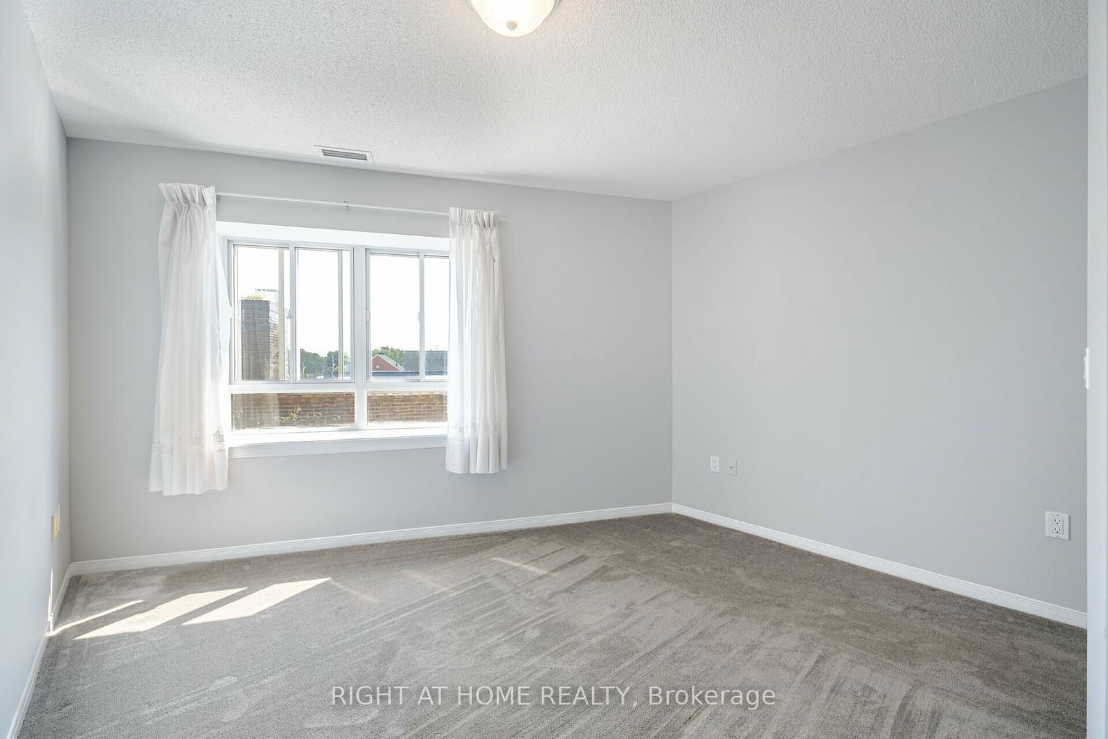 1387 Bayview Ave, unit 306 for sale