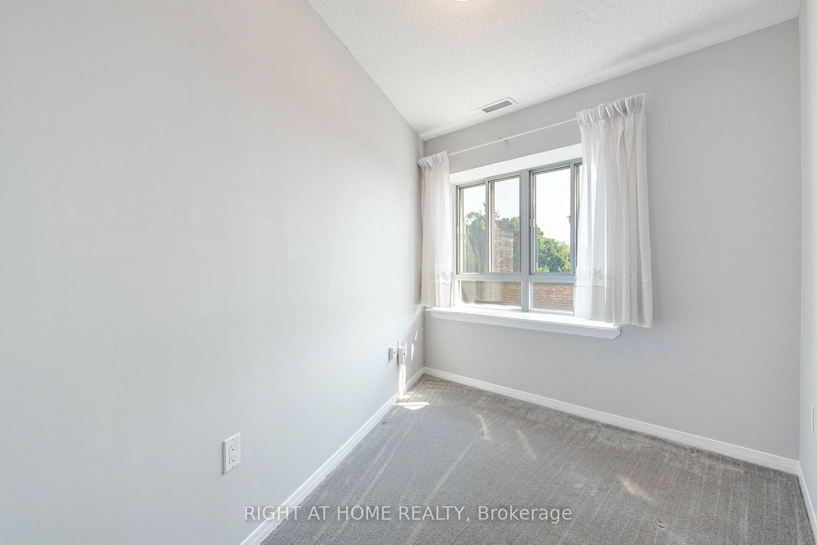 1387 Bayview Ave, unit 306 for sale