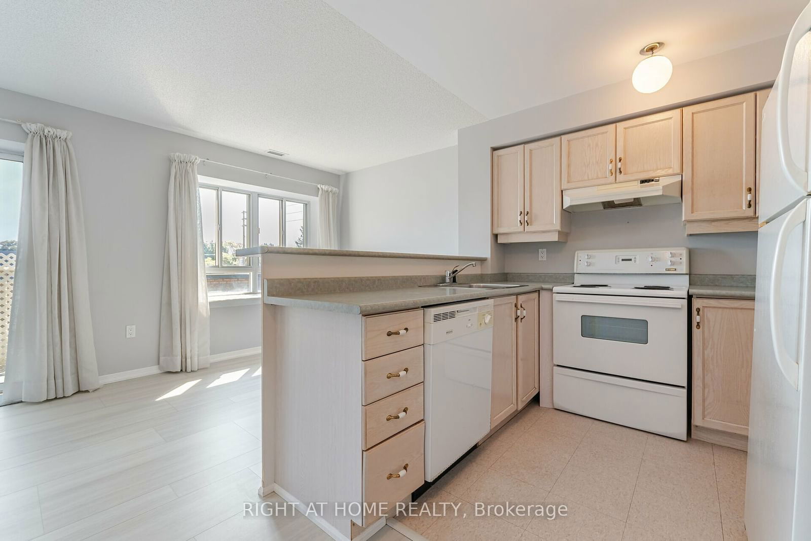 1387 Bayview Ave, unit 306 for sale