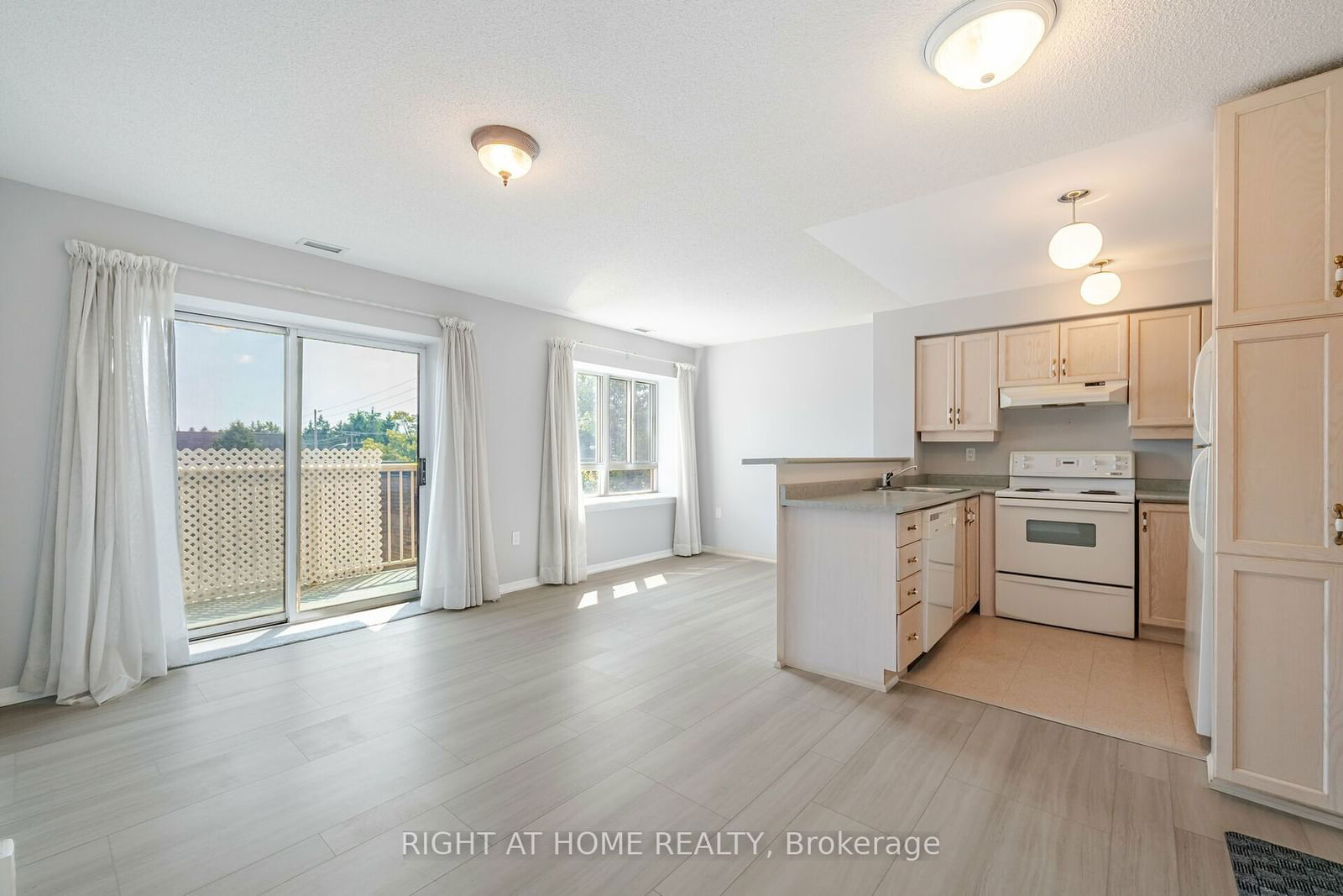 1387 Bayview Ave, unit 306 for sale