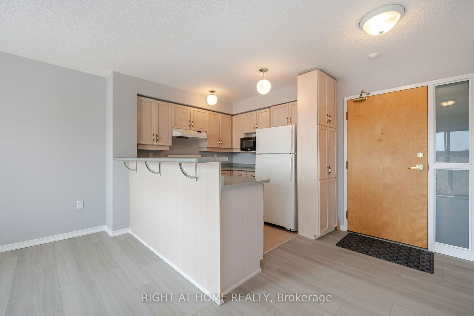 1387 Bayview Ave, unit 306 for sale