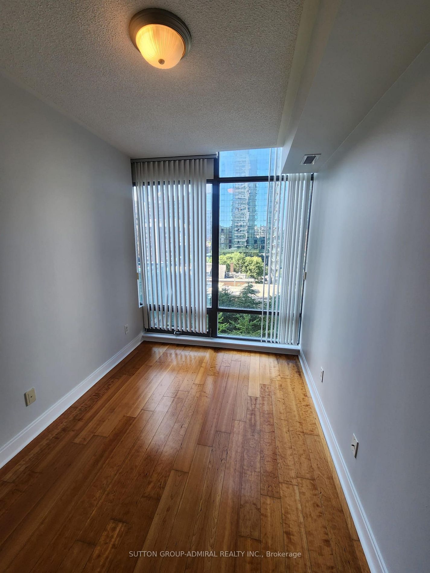 18 Yorkville Ave, unit 709 for rent