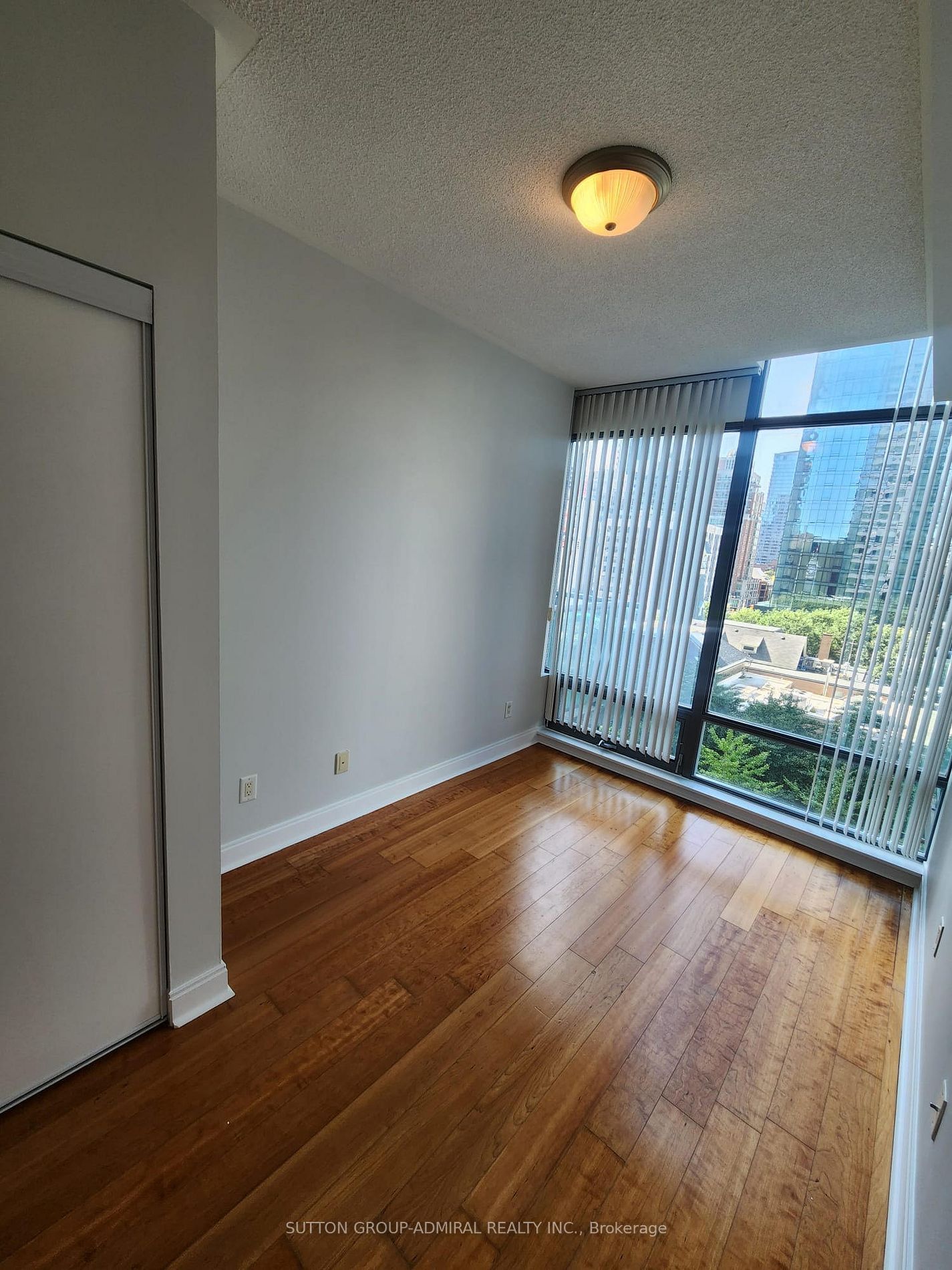 18 Yorkville Ave, unit 709 for rent