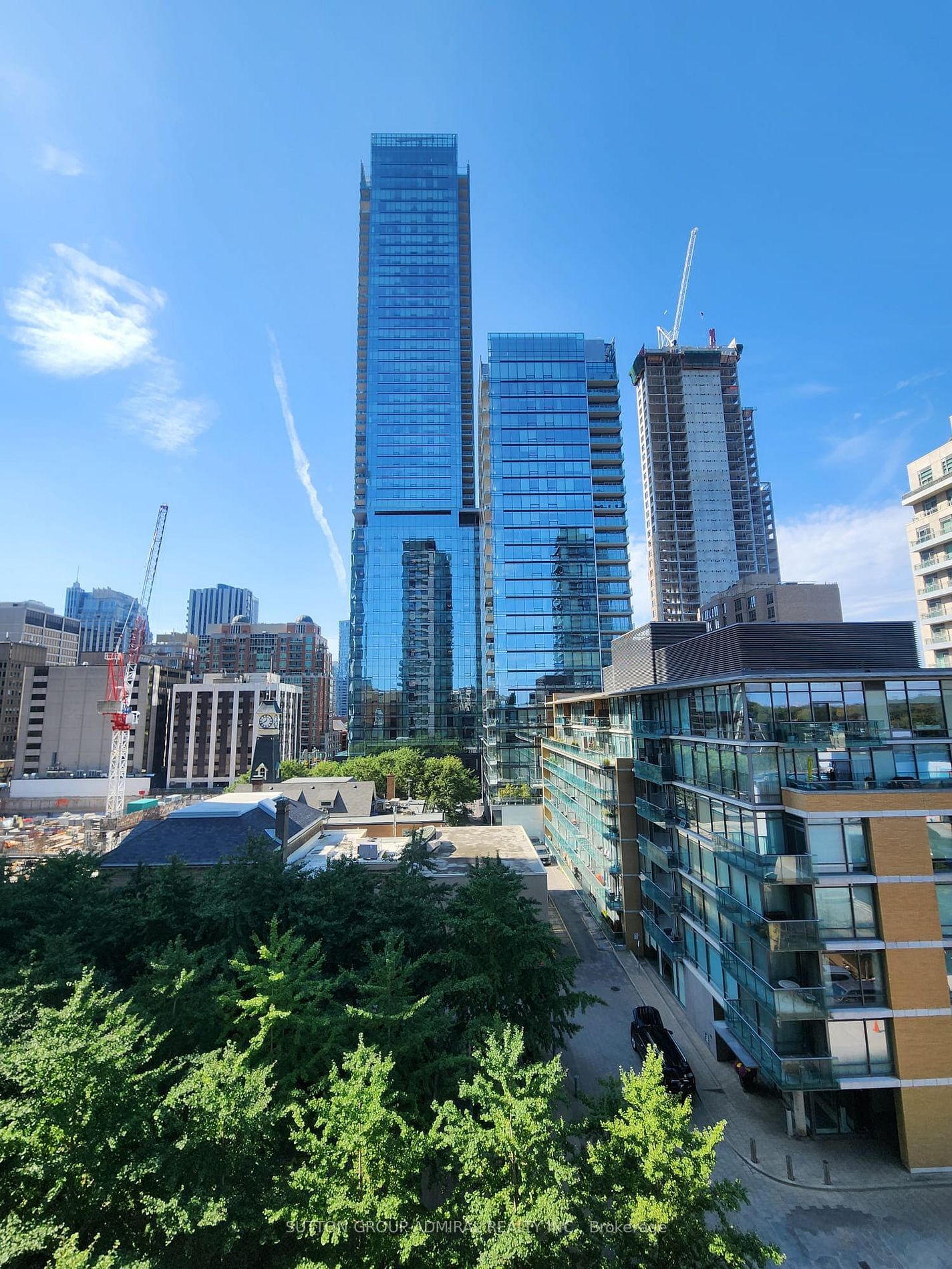 18 Yorkville Ave, unit 709 for rent