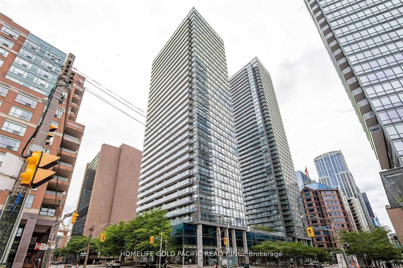 37 Grosvenor St, unit 806 for sale