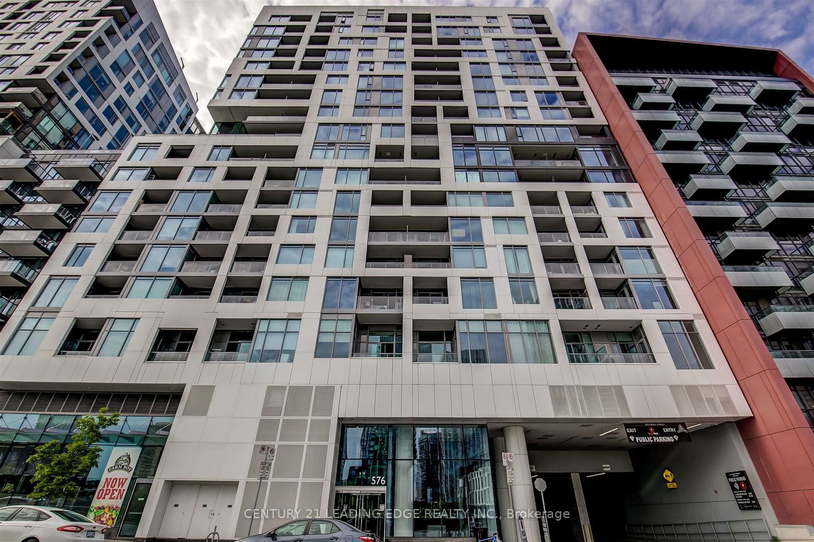 576 Front St W, unit 606E for sale