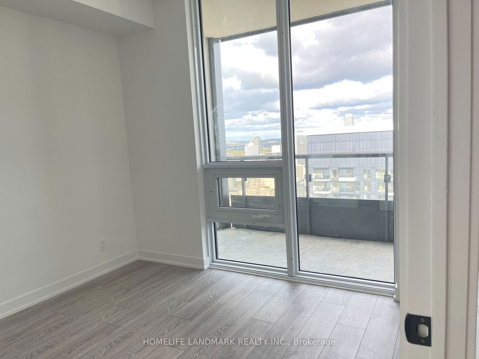 108 Peter St, unit 5203 for rent