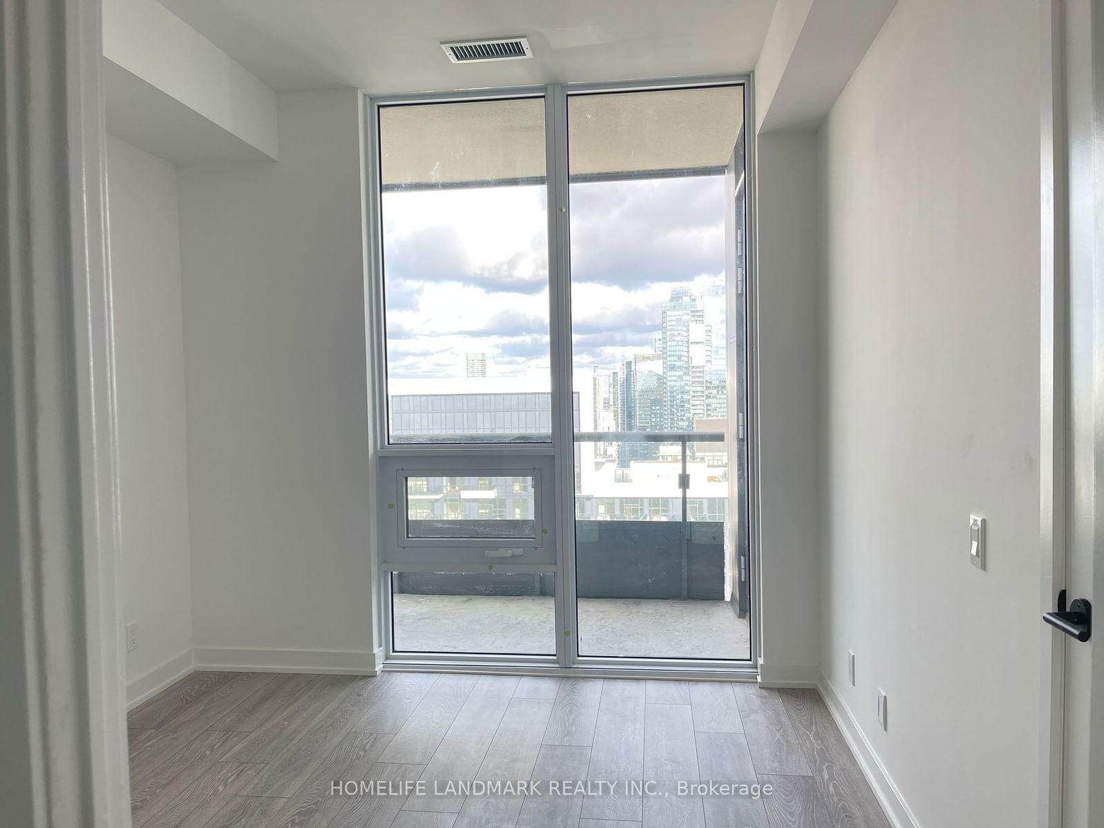 108 Peter St, unit 5203 for rent