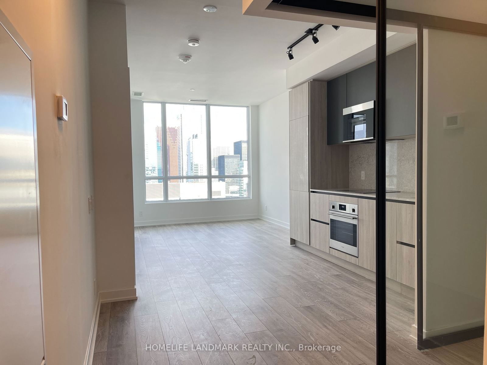 108 Peter St, unit 5203 for rent