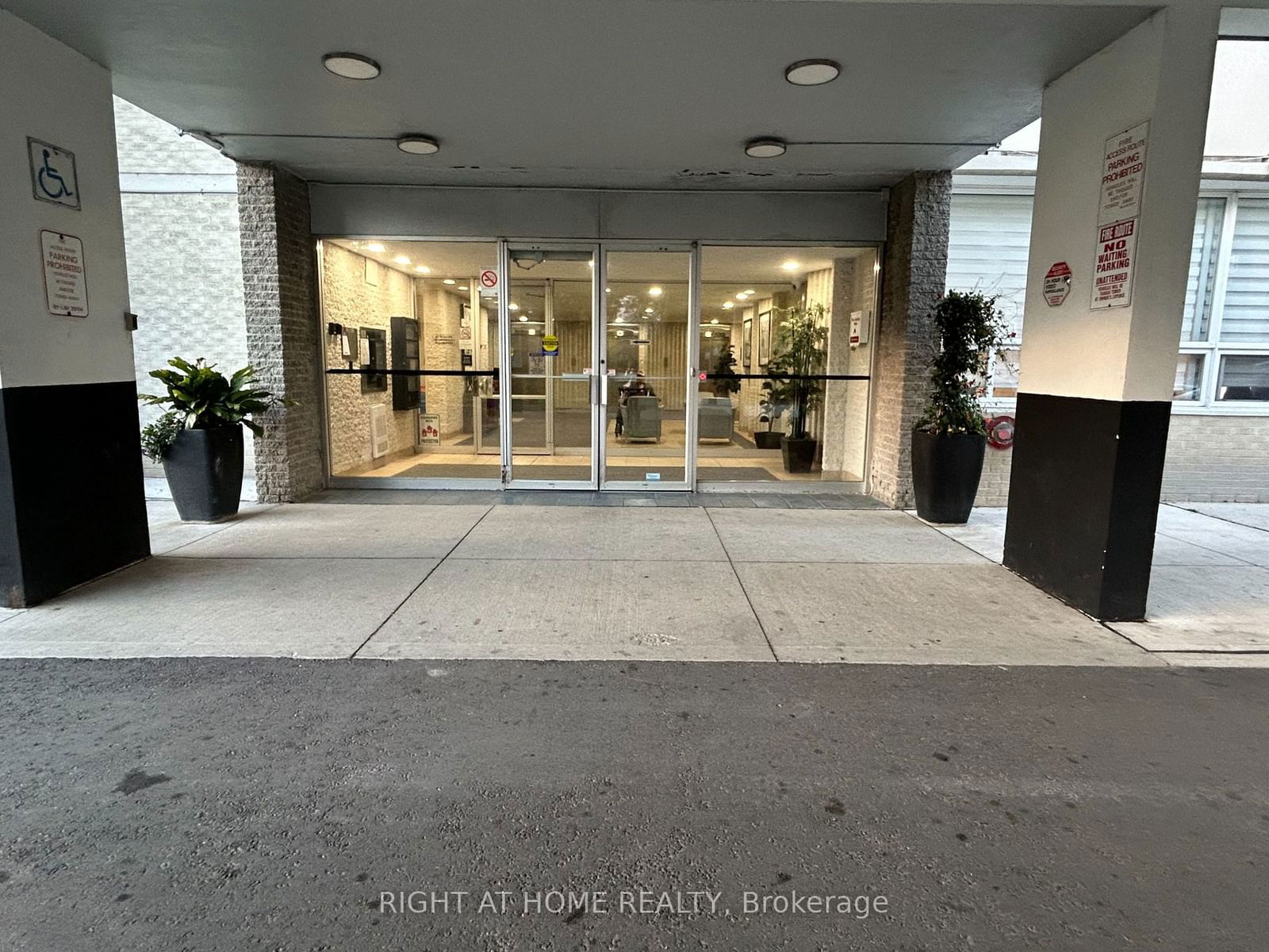 1350 York Mills Rd, unit 301 for sale