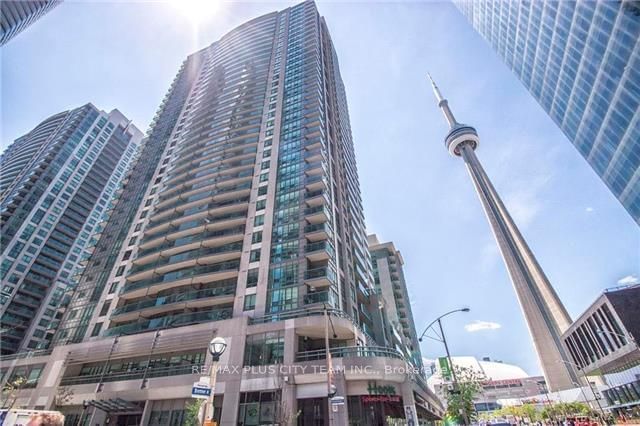 30 Grand Trunk Cres, unit 1512 for rent