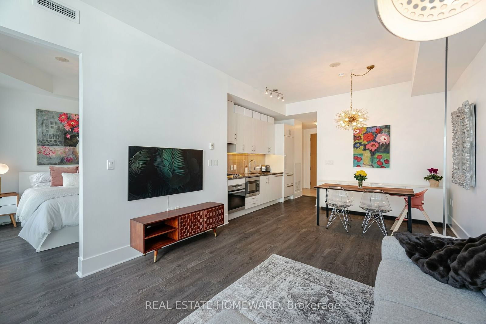 29 Queens Quay E, unit 902 for sale