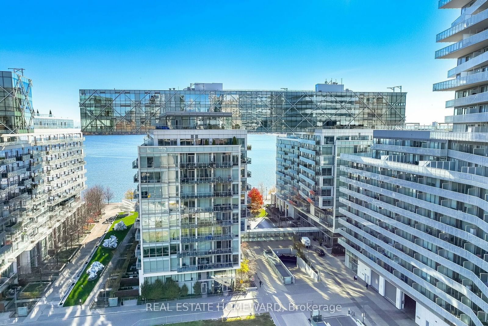 29 Queens Quay E, unit 902 for sale