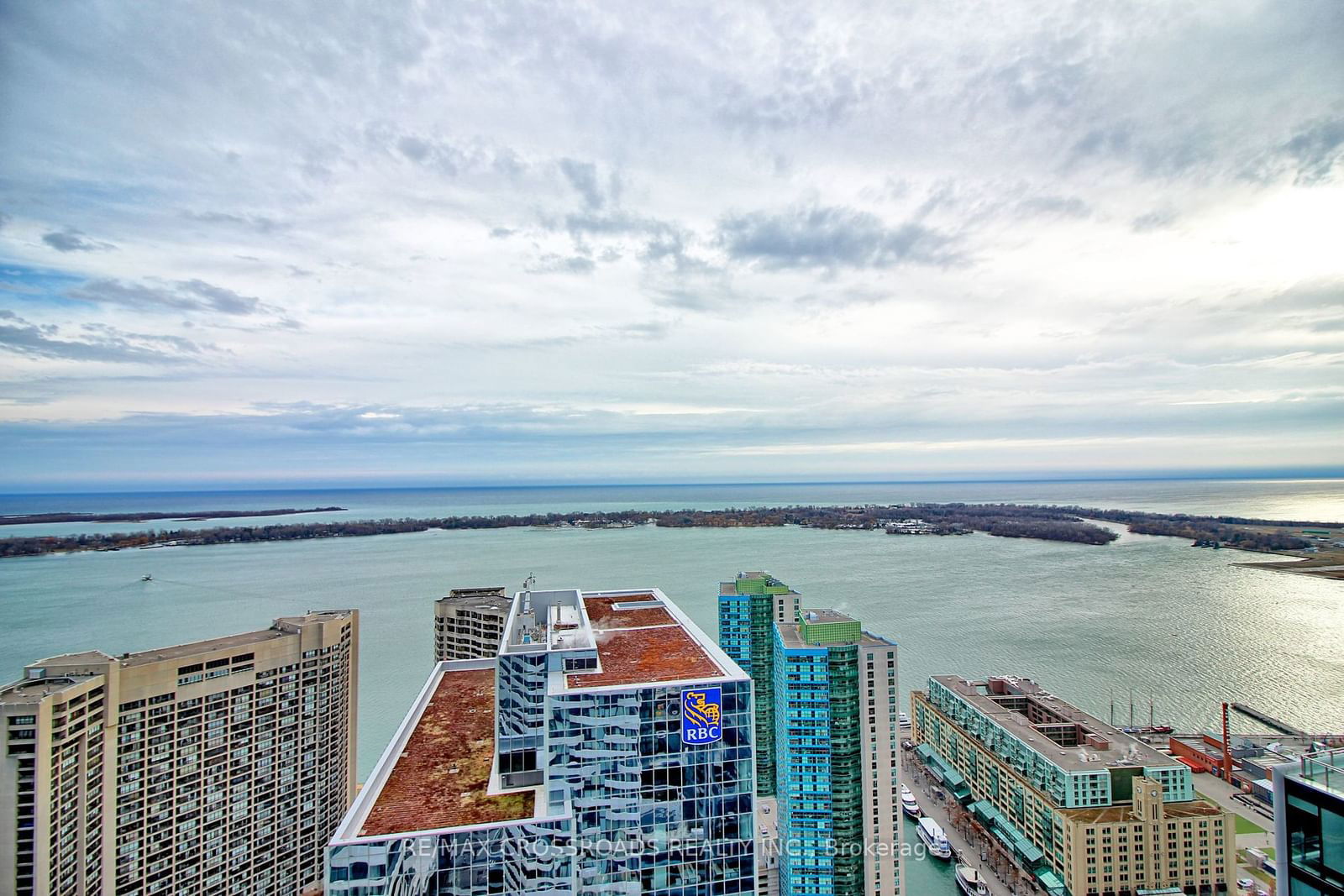 100 Harbour St, unit 5208 for rent