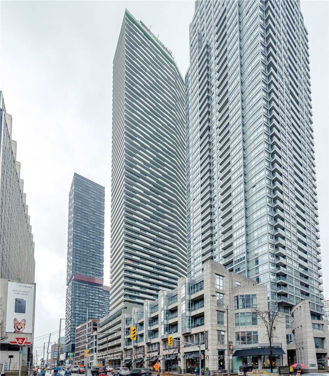 2221 yonge St, unit 1511 for rent