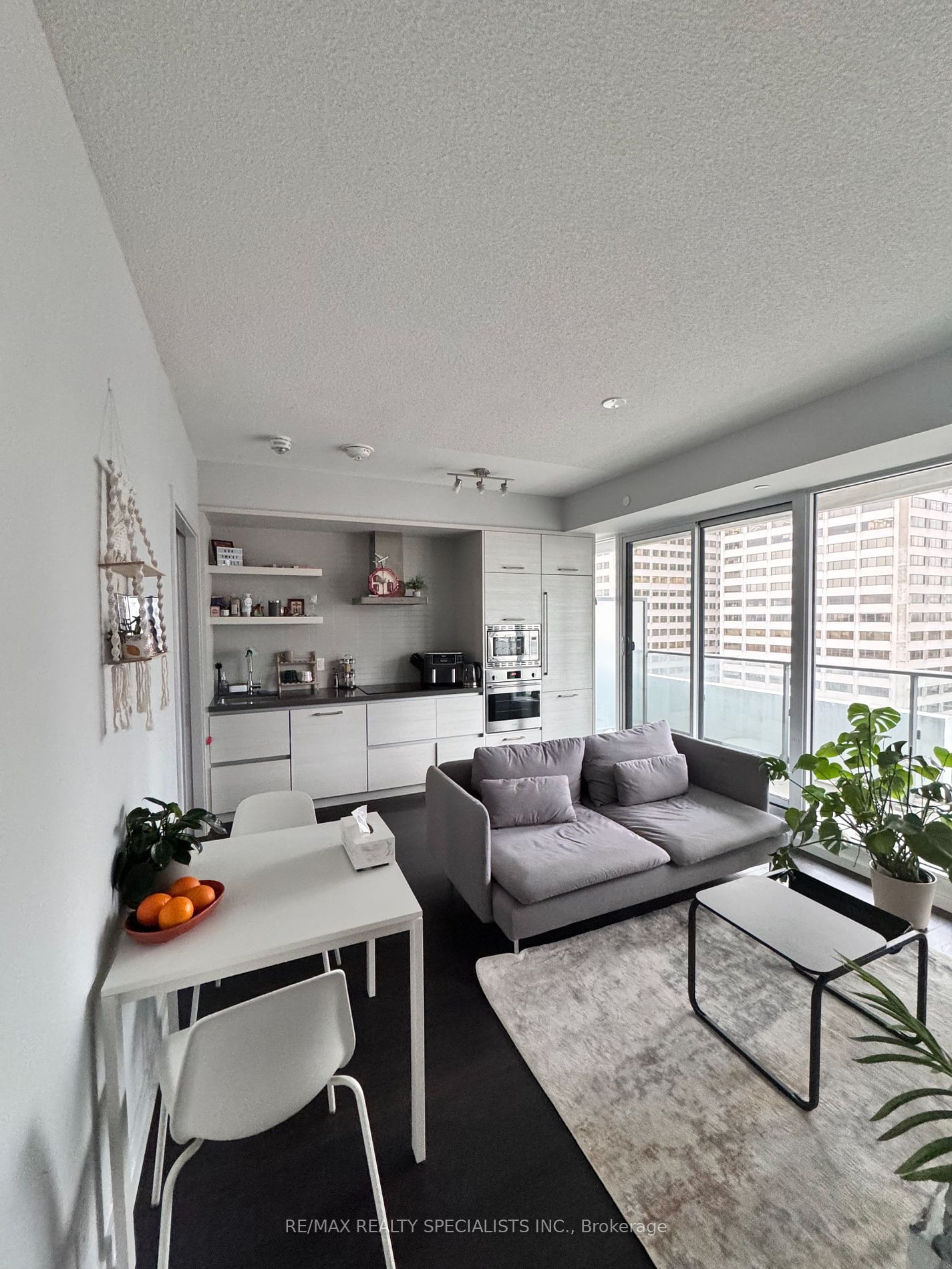 2221 yonge St, unit 1511 for rent