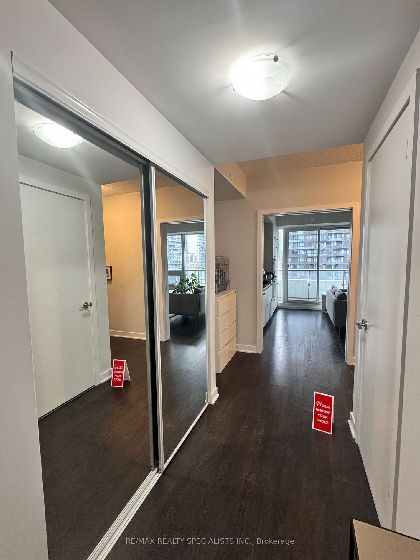 2221 yonge St, unit 1511 for rent