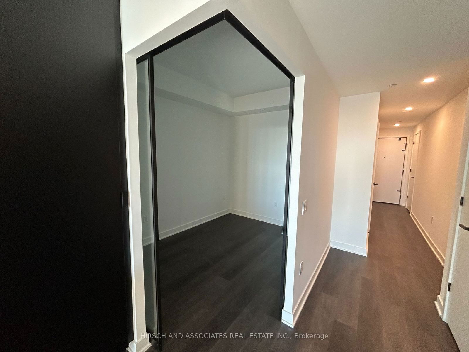 55 Charles St E, unit 4604 for rent