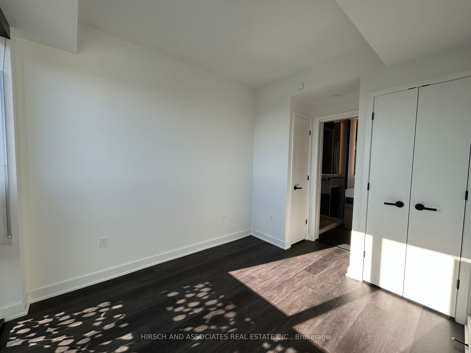 55 Charles St E, unit 4604 for rent