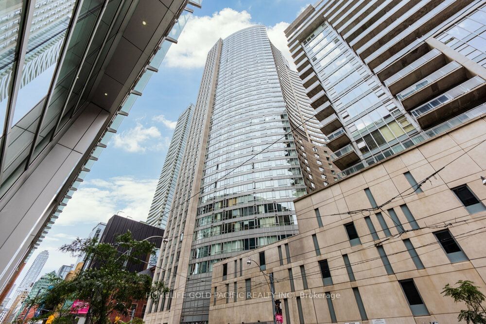 210 Victoria St, unit 3512 for rent