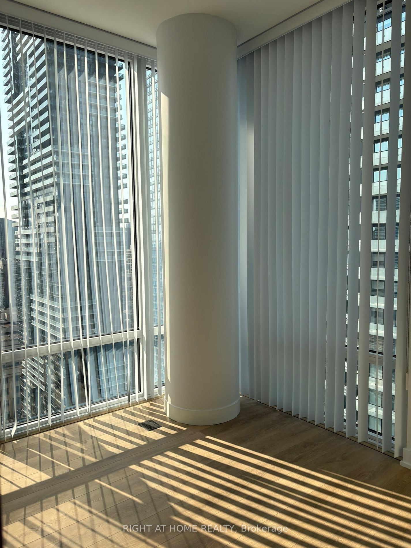 501 Yonge St, unit 2712 for rent