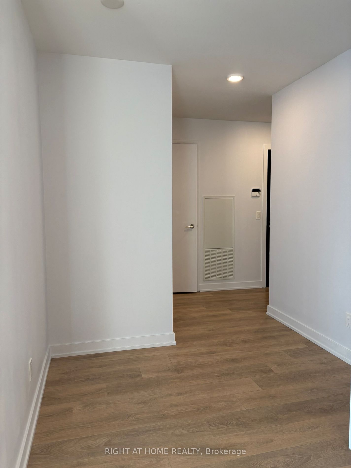 501 Yonge St, unit 2712 for rent