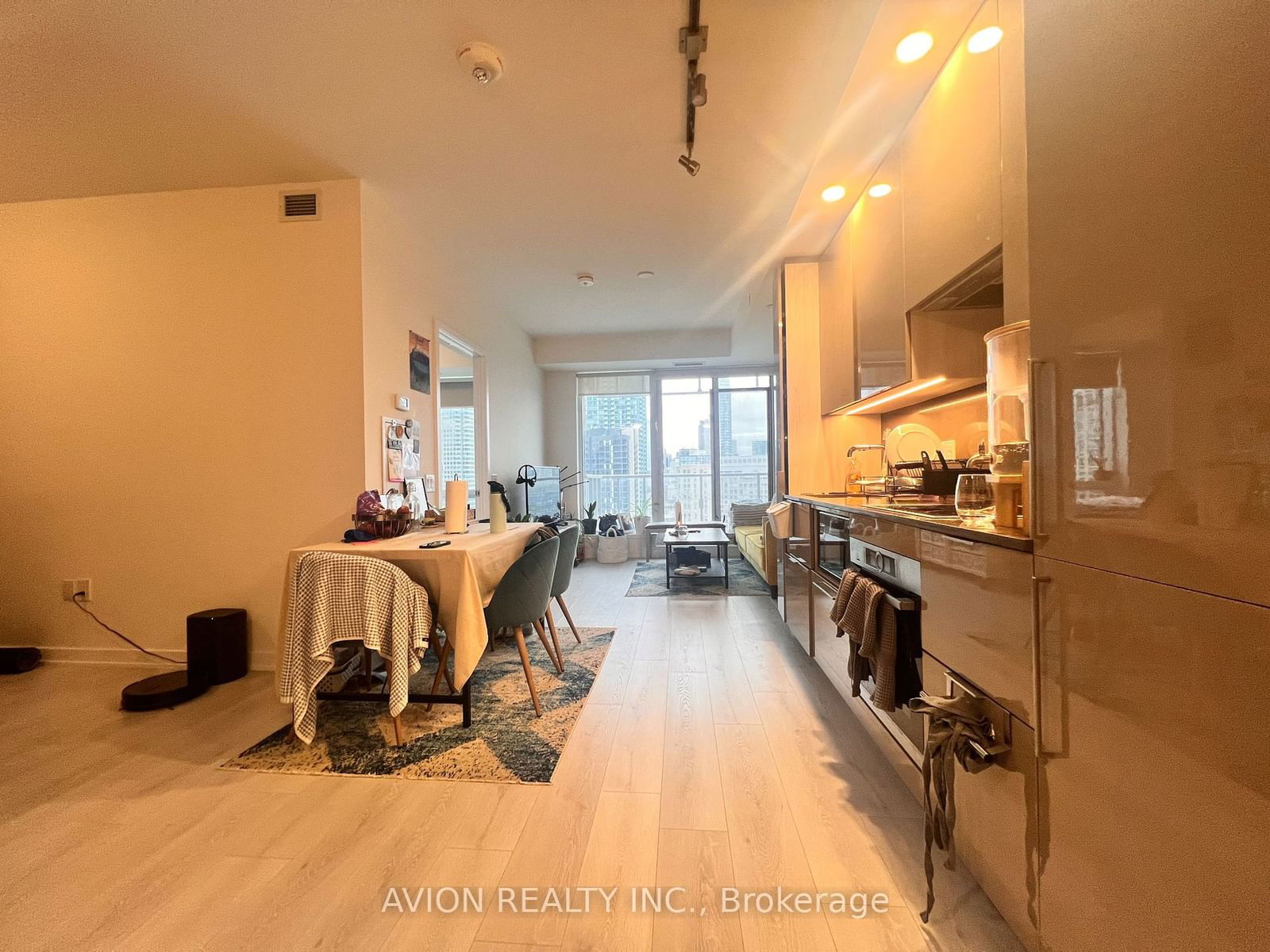 28 Freeland St, unit 2906 for rent