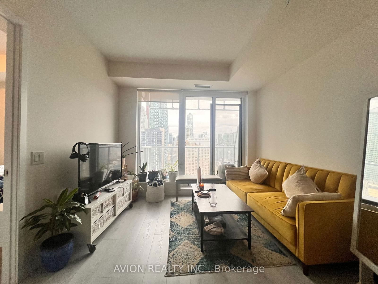 28 Freeland St, unit 2906 for rent