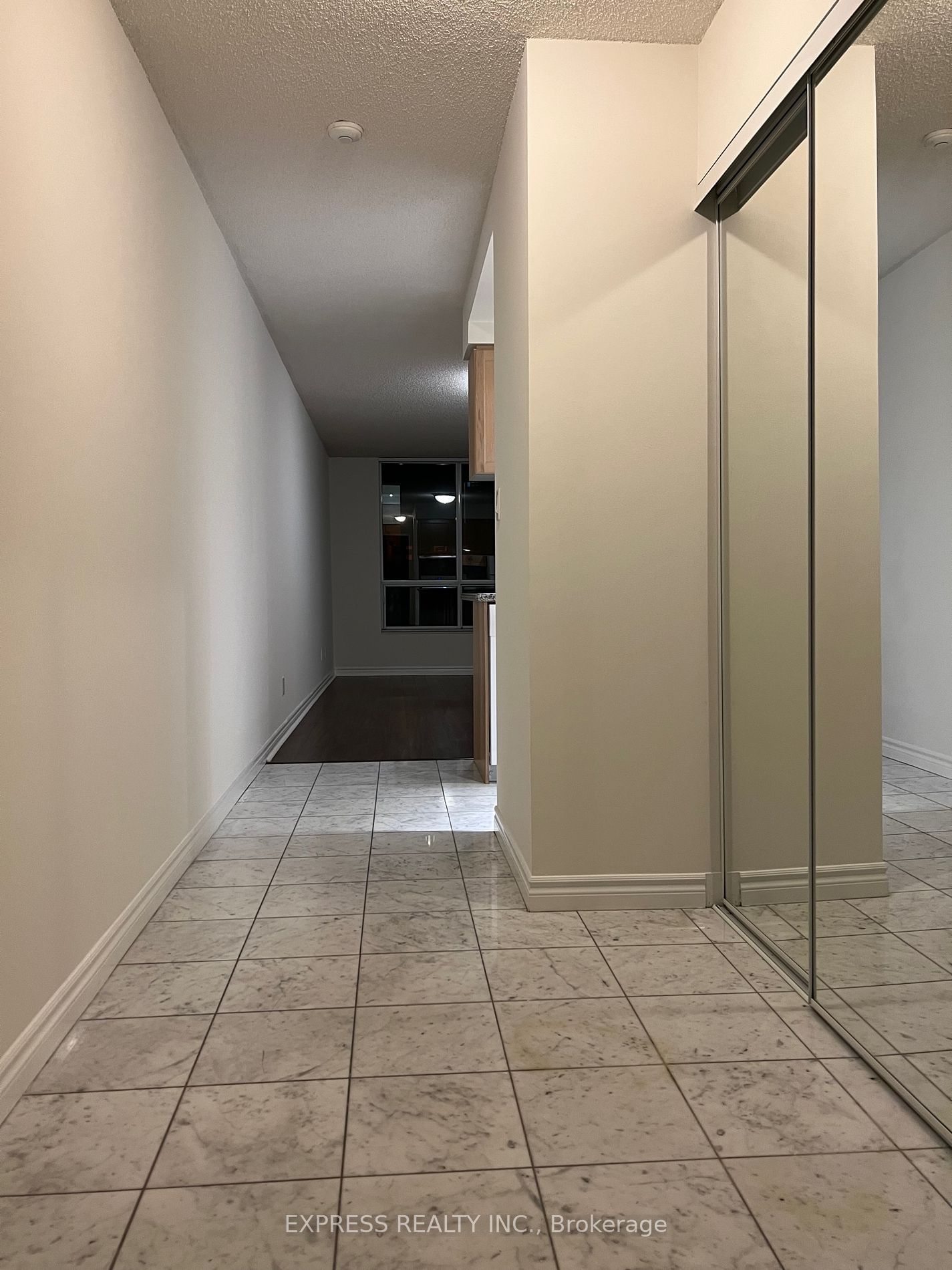 168 Simcoe St, unit 922 for rent