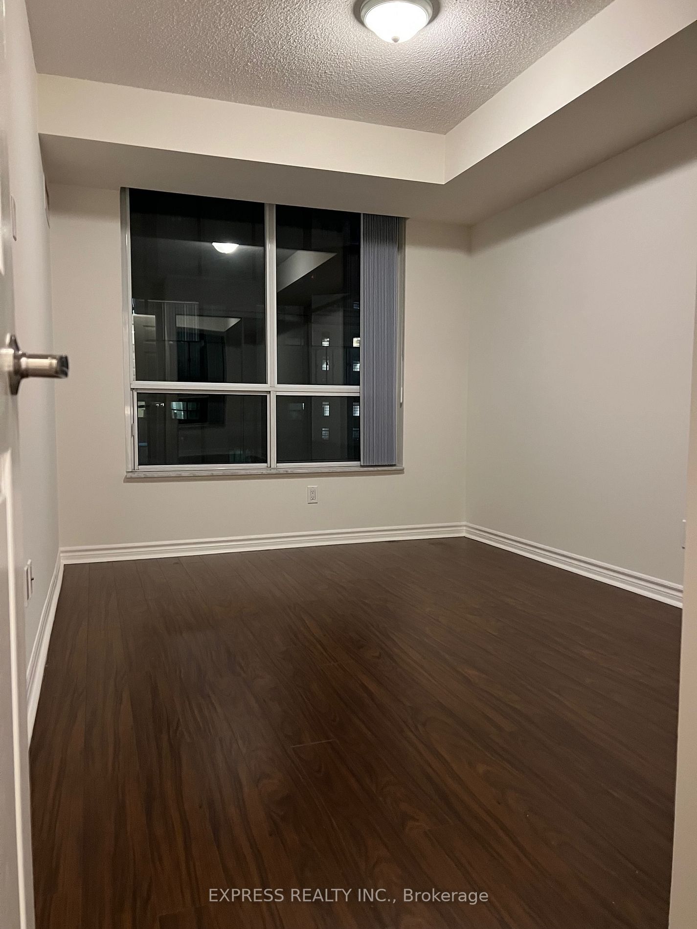 168 Simcoe St, unit 922 for rent