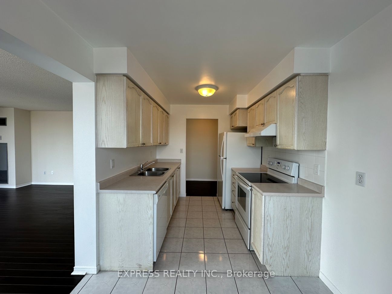 39 Pemberton Ave, unit 513 for rent