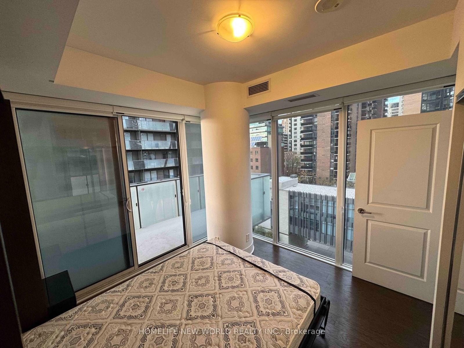 1080 Bay St, unit 508 for rent