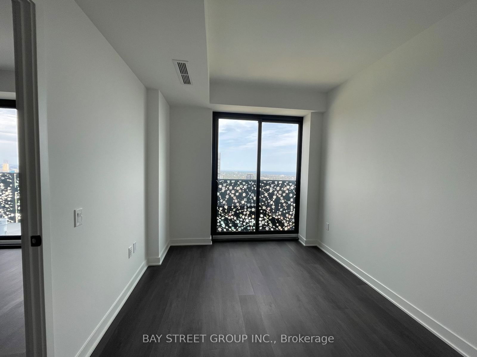 55 Charles St E, unit 4712 for rent