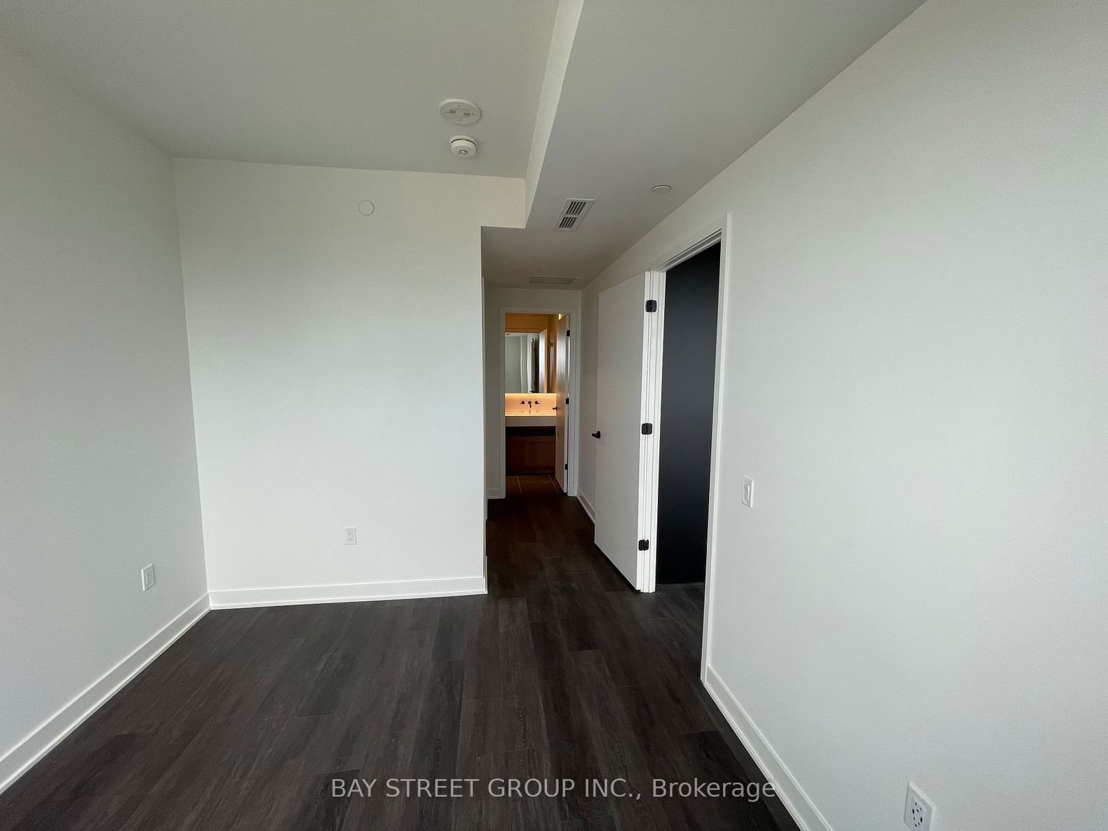 55 Charles St E, unit 4712 for rent