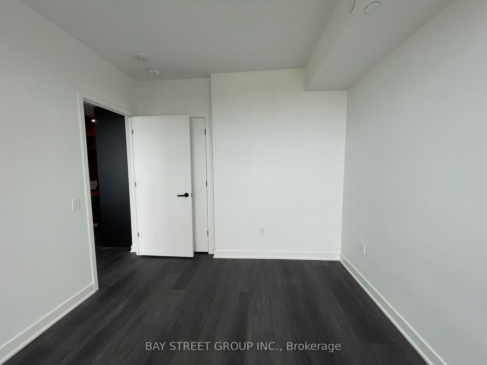 55 Charles St E, unit 4712 for rent