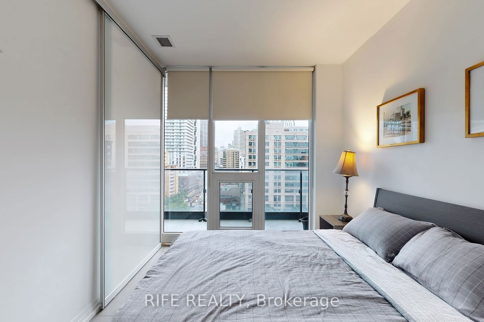 251 Jarvis St, unit 1029 for rent