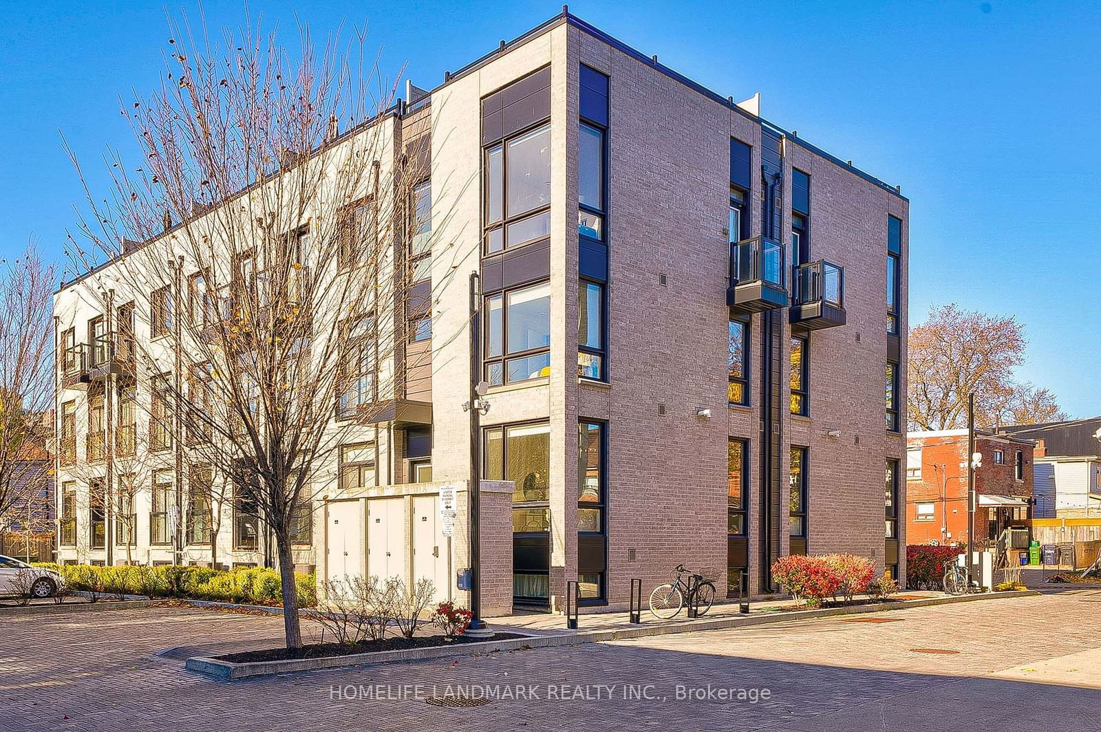 Brockton Commons Townhouses, West End, Toronto