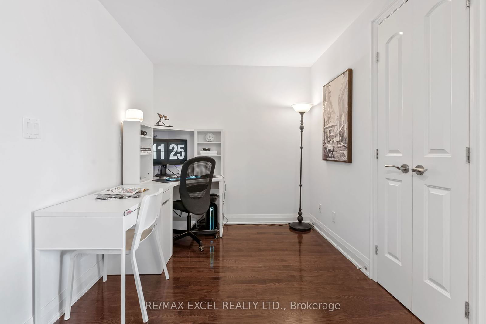 1 Bedford Rd, unit 818 for sale